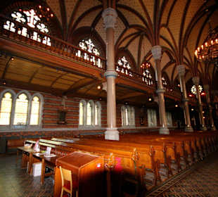 Blick in das Seitenschiff