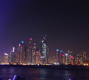 Skyline vom Wasser aus....