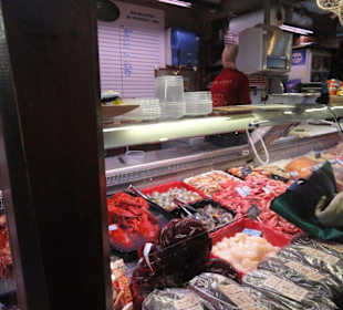 Markthalle und Marktplatz