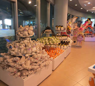 Vielfält Spielzeug etc. wird zum Kauf angeboten