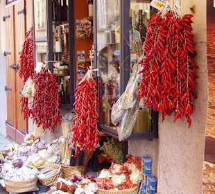 Spezialitätenladen in der Altstadt von Tropea