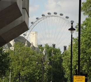 London Eye.