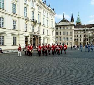 Zeremonieller Wechsel der Wache um 12 Uhr