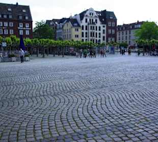 Hauptplatz am Rheinufer