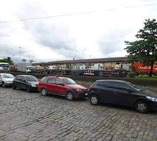 Mit der Bahn durch Santos