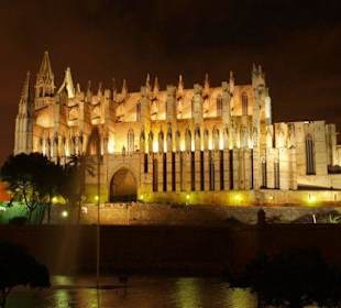 Kathedrale bei Nacht