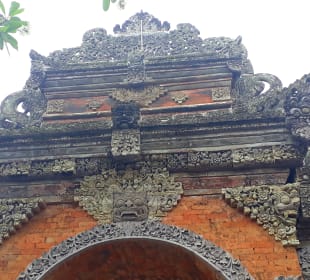 Puri Saren Agung