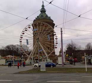 Wasserturm und Riesenrad am Fastnachtstag