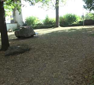Klostergarten mit Skulpturen