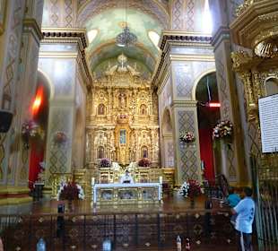 Gottesdienst un der Kirche