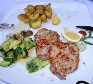 Scaloppine mit Gemüse im Ristorante Bellini