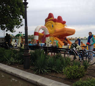 Eine Hüpf-und Rutschburg