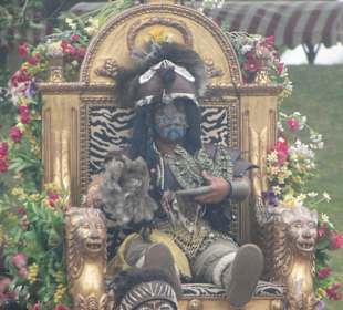 Figur in der Inka- Show 