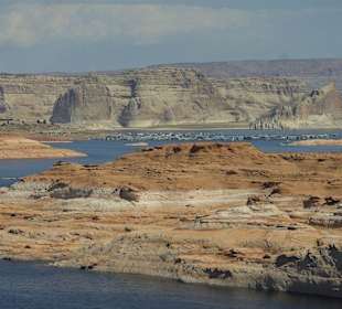 lake Powell mit Blick auf die Wahweap Marina