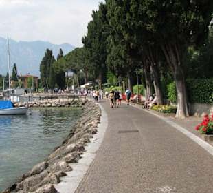 Befestigte Uferpromenade nach Malcesine