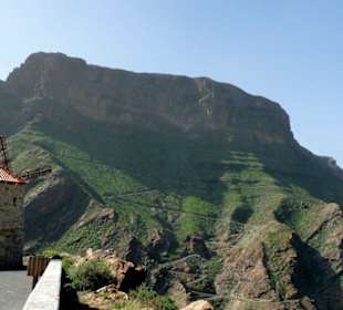 Die Windmühle über dem Stausee
