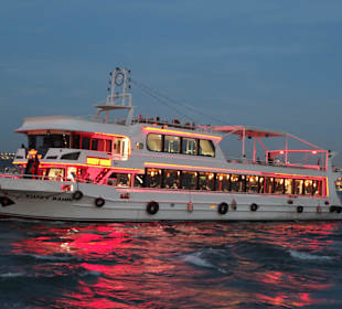 Bosphorusabend mit türkischem Abendessen & Bauchta