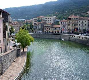 Über den Fluß Nervia