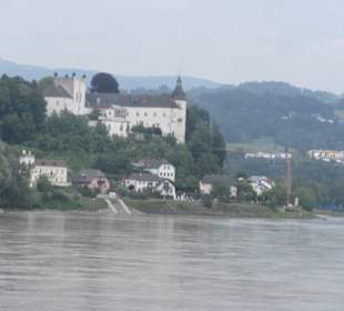 Burg kurz vor Linz 2