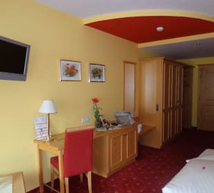 Großes sauberes Zimmer