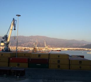 Hafengebiet vom Volos und Gegend