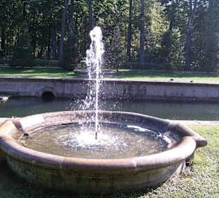 Seitliche Brunnen