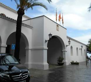 Rathaus / Kloster Santo Domingo