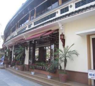 Restaurant bei Tage (Nahaufnahme)