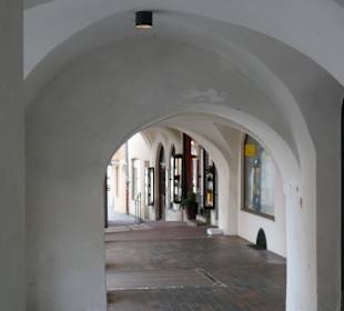 Die Stadt hat viele Arkaden,gut für Regentage