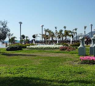 Die schön angelegte Promenade