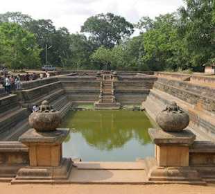 Anuradhapua polonnaruwa ruin city