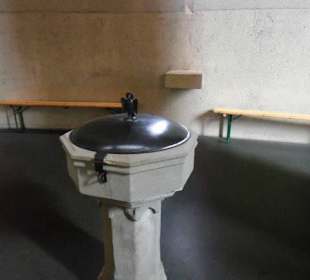 Das alte Taufbacken aus der Vorgängerkirche