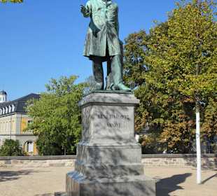 Ansichten des Ernst Moritz Arndt-Denkmals