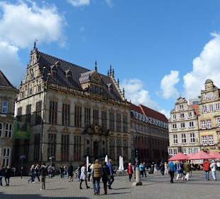 Schöner Marktplatz am Rathaus