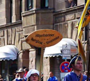 Hiltpoltsteiner Burgfesttrommler und Fahnenschwing