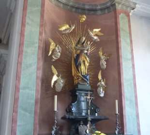 Die katholische Hofkirche – Innenansicht