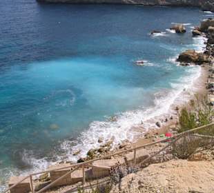 Blick auf einen der vielen Strände von Cap del Nao