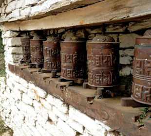 Gebetsmühlen am Wegesrand