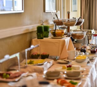 Das reichhaltige Frühstücksbuffet Stadthotel Iserlohn