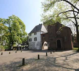 Straßen und Gebäude in Zons