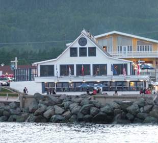 Das La Maison du Pecheur vom Anlegesteg her