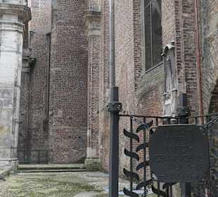 Blick in die Kirchenruine St. Alban in Köln