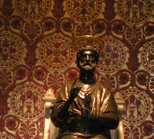 Statue des Hl. Petrus