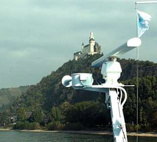 Blick vom Schiff zur Marksburg