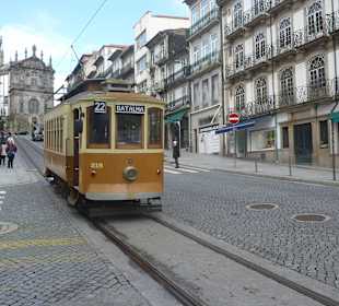 Mit der historischen Straßenbahn durch Porto