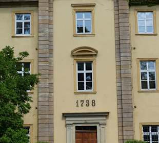 A10 - Jahreszahl 1738
