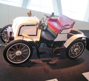 Erste Sportfahrzeuge