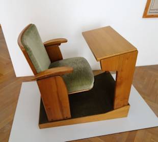 Historische Abgeordnetenbank des Landtages