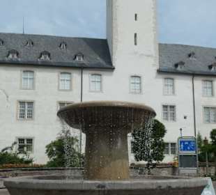 Blick vom Deutschordensplatz zum Schloss