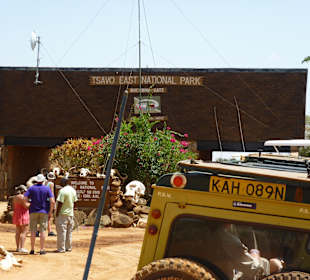 Einfahrt zum Tsavo-Park
